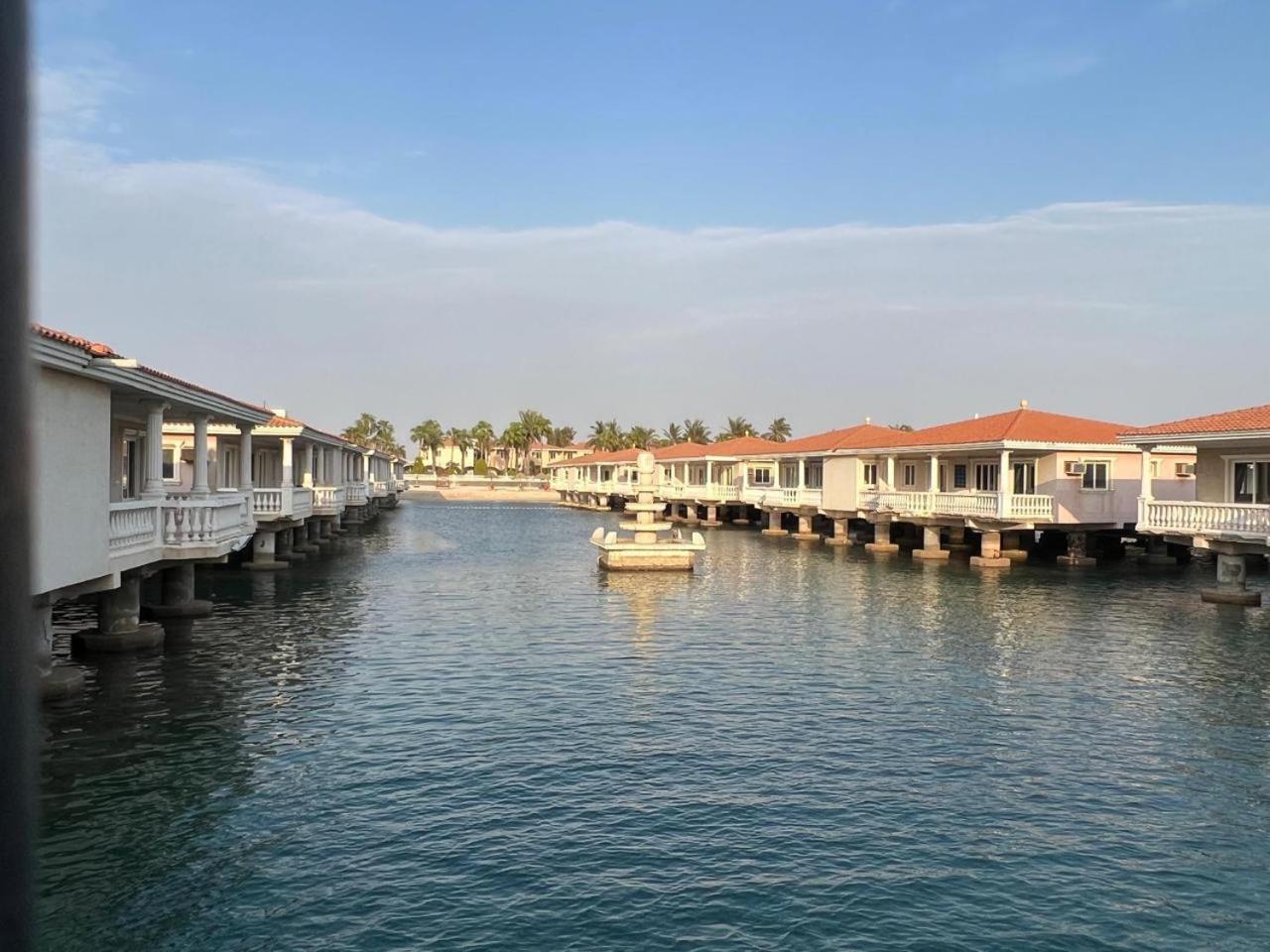 Al Murjan Beach Resort *